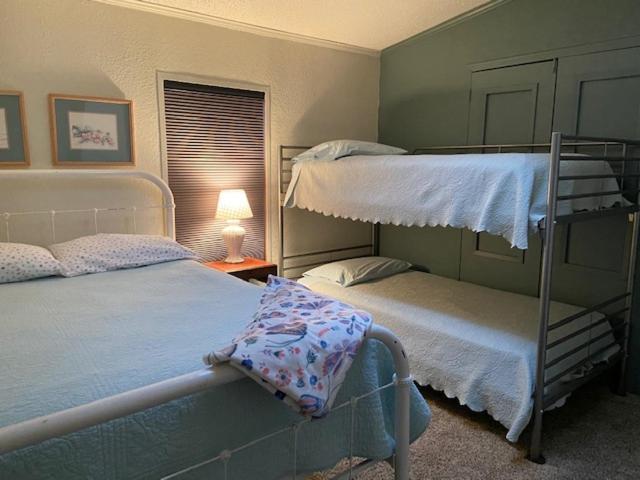 River Falls Lodging -Black Hills, South Dakota هوت سبرنغز المظهر الخارجي الصورة