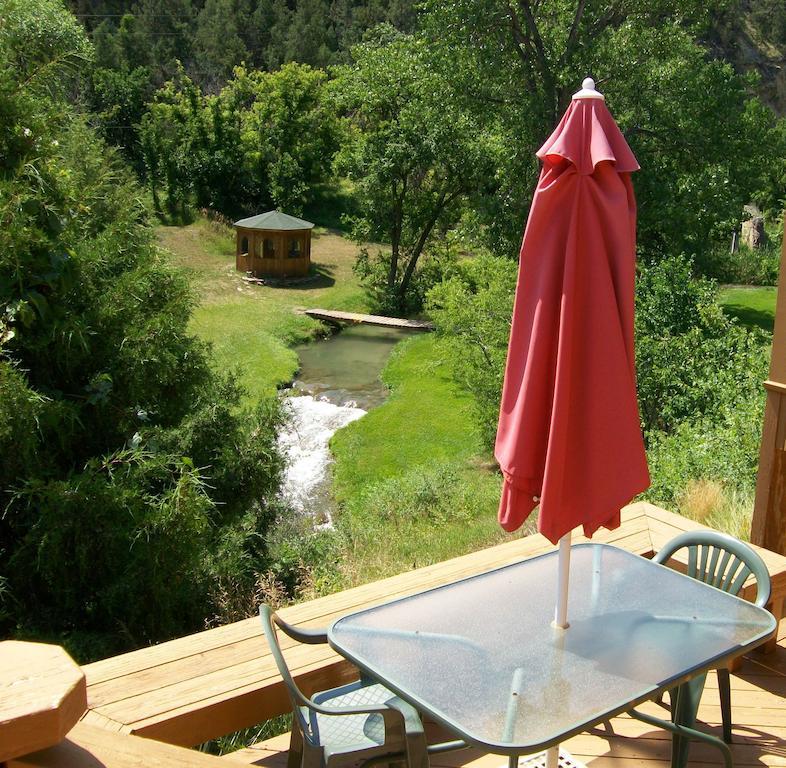 River Falls Lodging -Black Hills, South Dakota هوت سبرنغز الغرفة الصورة
