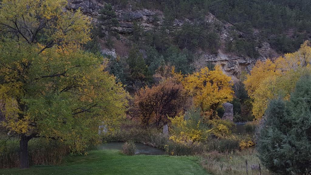 River Falls Lodging -Black Hills, South Dakota هوت سبرنغز المظهر الخارجي الصورة